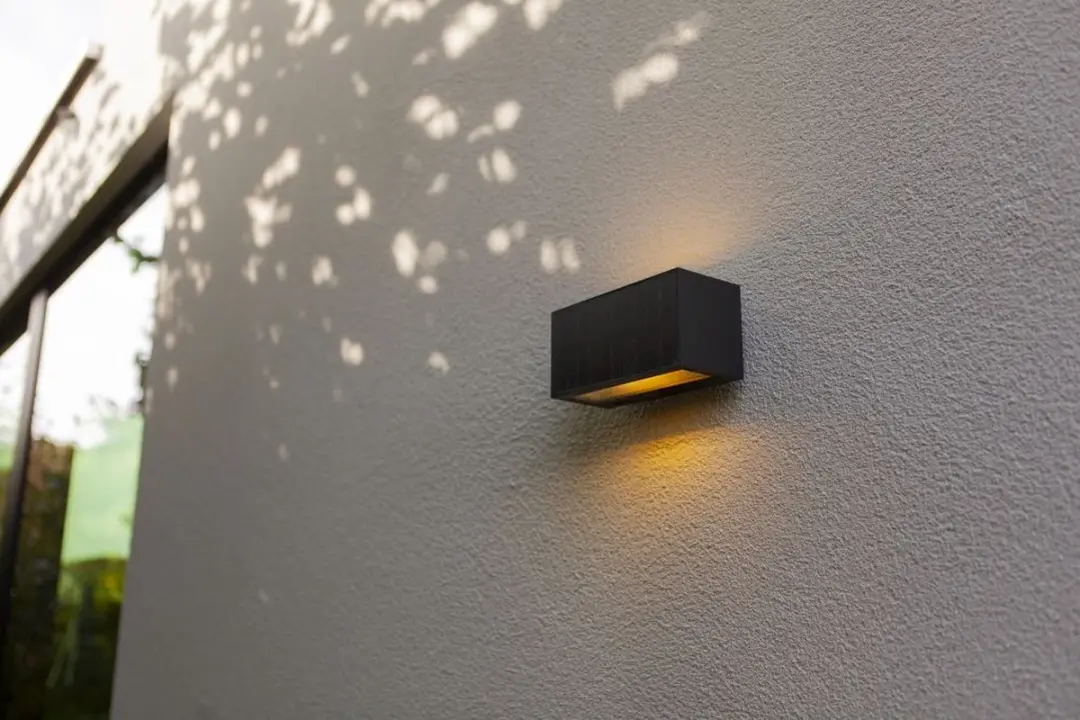 Lutec Inka Solar Hybrid Wandlamp 9W - Donkergrijs