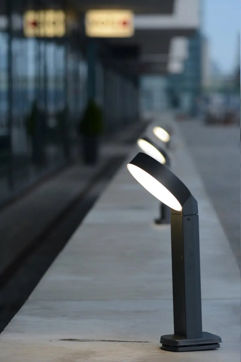 Lutec Meridian Staande Aluminium Buitenlamp LED 16W - Donkergrijs - afbeelding 6 van 6