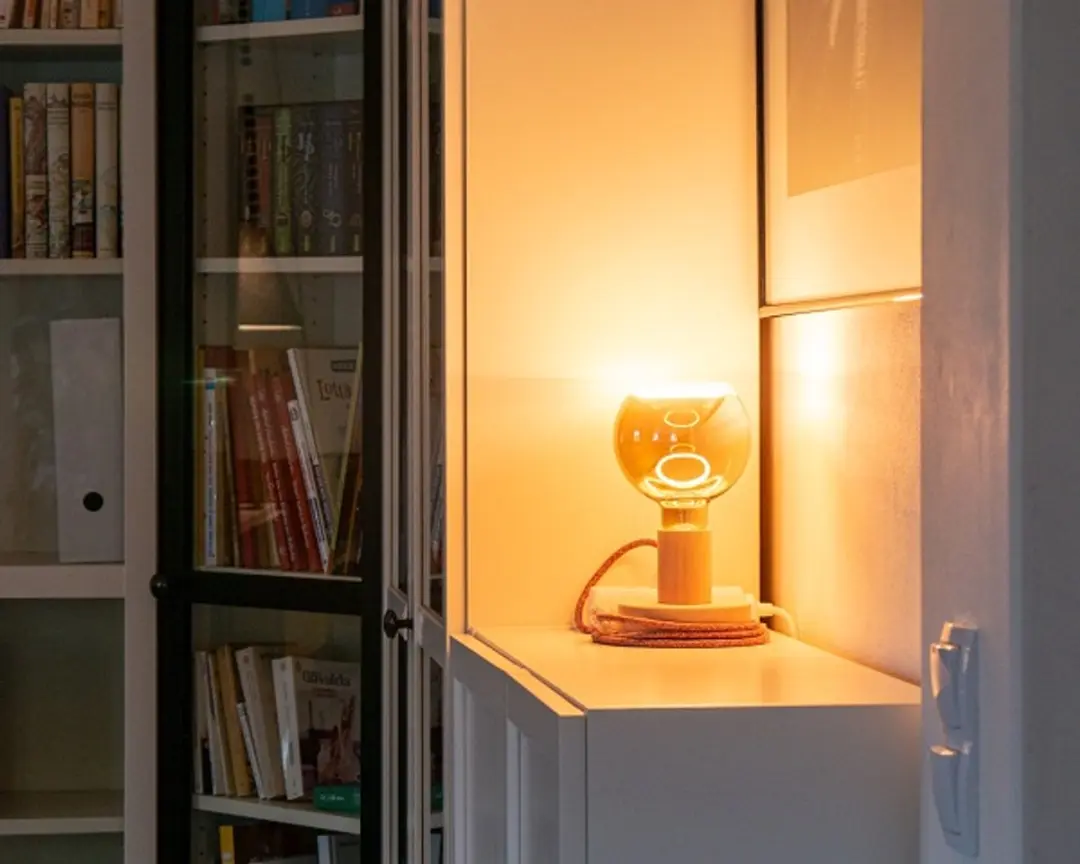 Segula LED Lamp Floating Globe 125 6W E27 - 1900K Rookglas - afbeelding 6 van 6