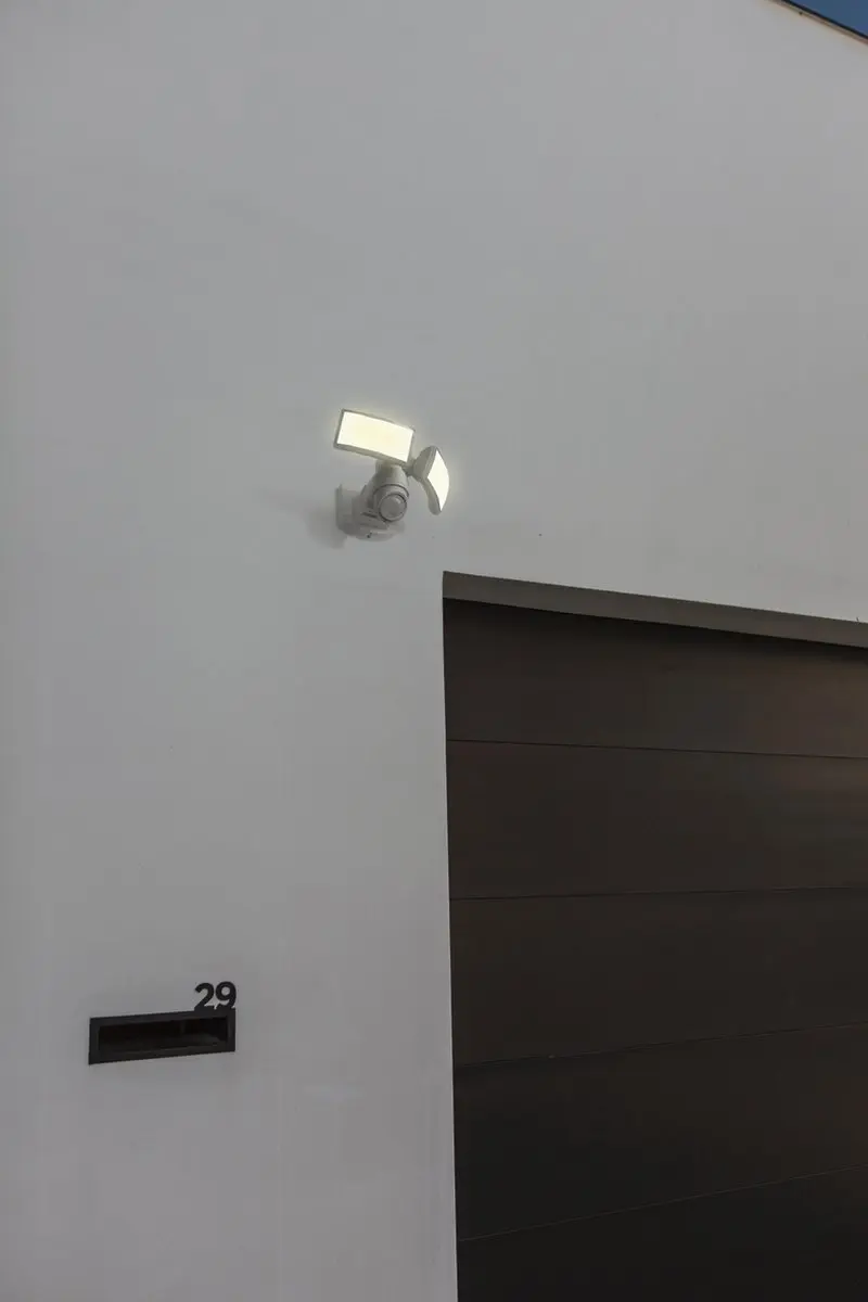 Lutec Arc LED Wandlamp Buiten Sensor 1200Lm Wit - afbeelding 6 van 6