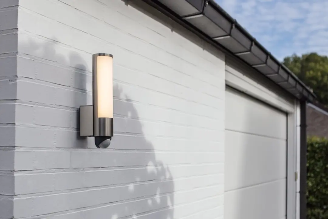 Lutec Leda LED Wandlamp Buiten - 1400 Lm - 3000K - IP44 - Zilver - afbeelding 6 van 6