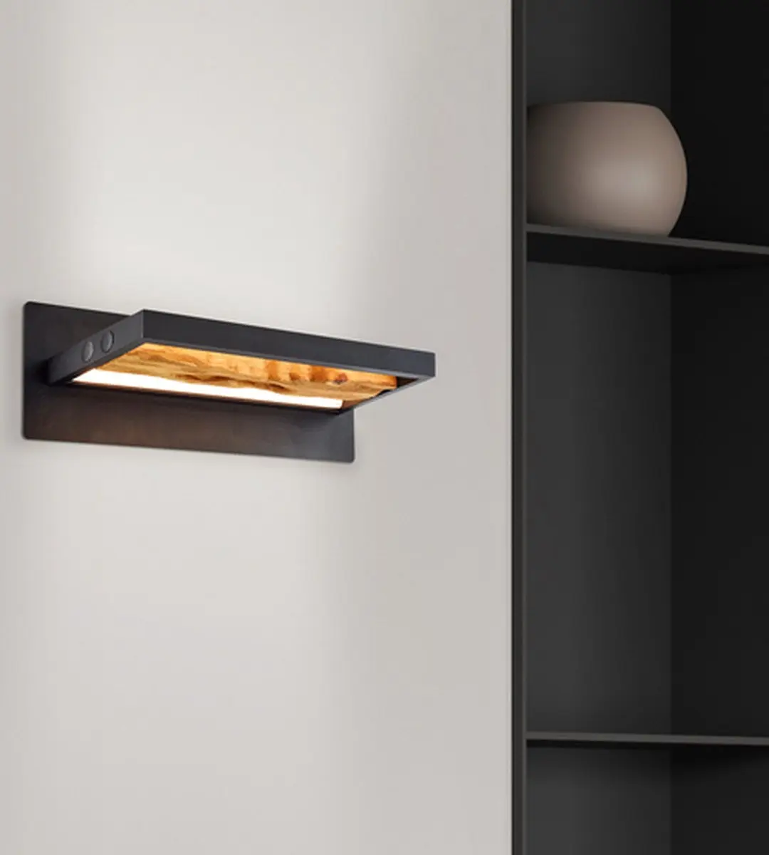 Brilliant Chaumont Wandlamp LED 9,5W 3000K - Zwart/Hout - afbeelding 6 van 6