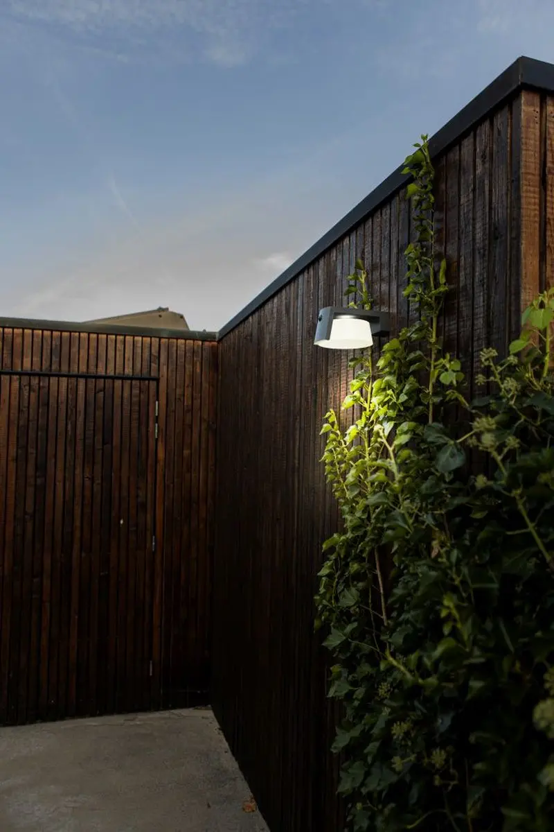 Lutec Moon Solar LED Wandlamp 9.5W - Donkergrijs