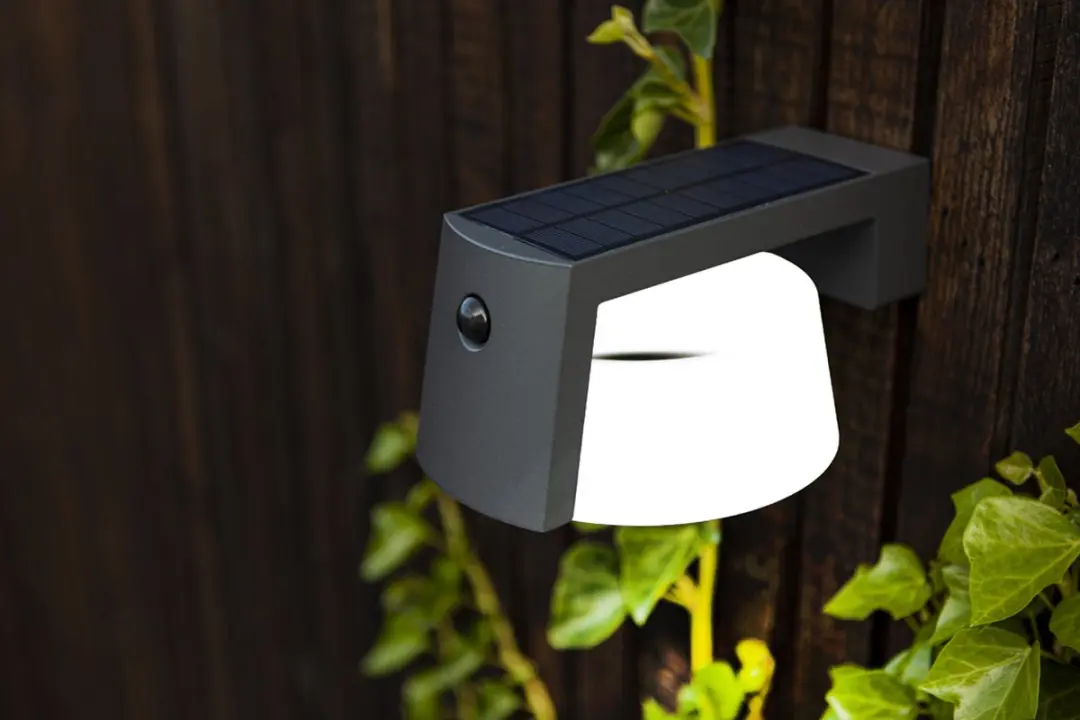 Lutec Moon Solar LED Wandlamp 9.5W - Donkergrijs