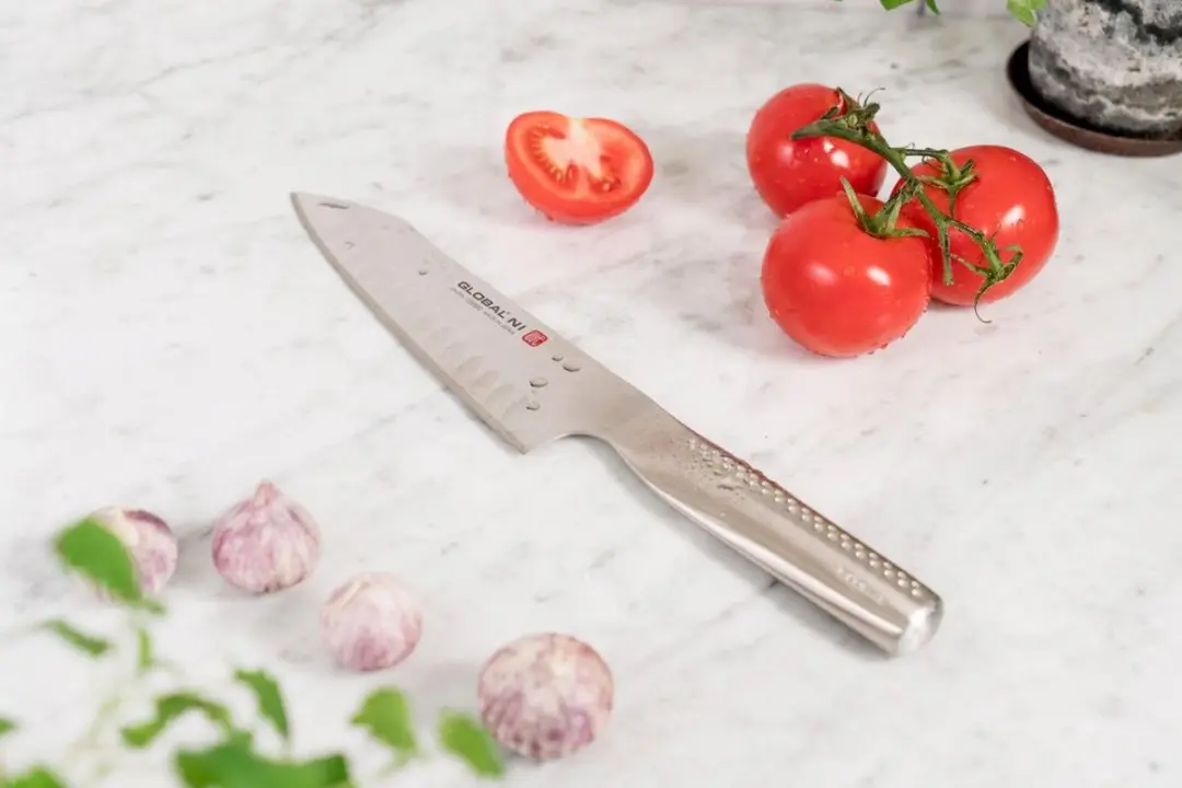 Global GN-006 Santoku Mes 18cm - Kuiltjes