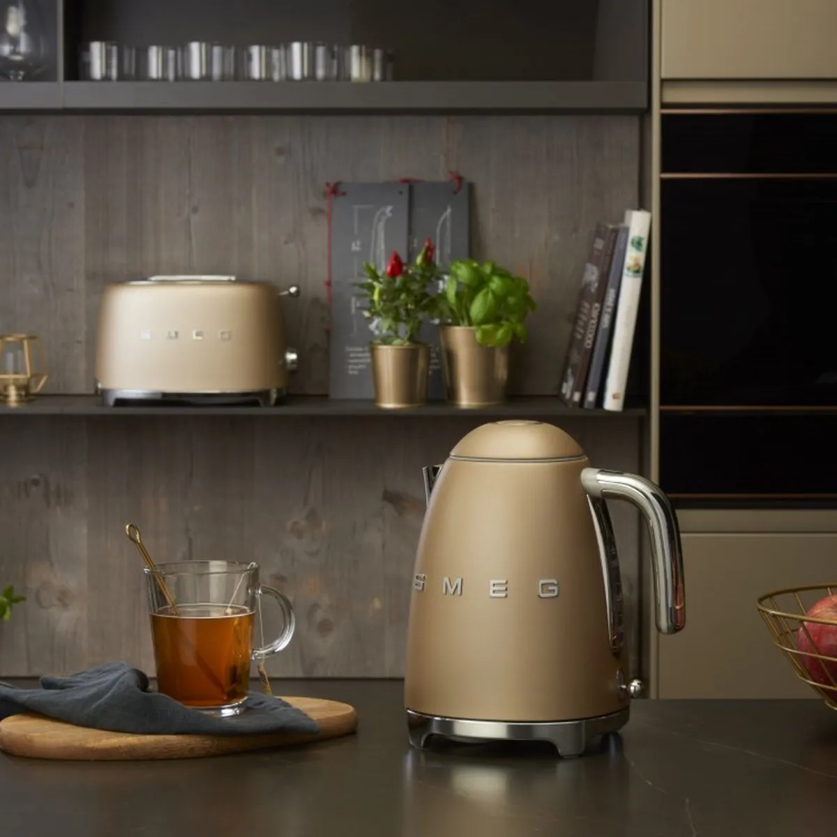 Smeg KLF03 Waterkoker 1,7L - Mat Champagne