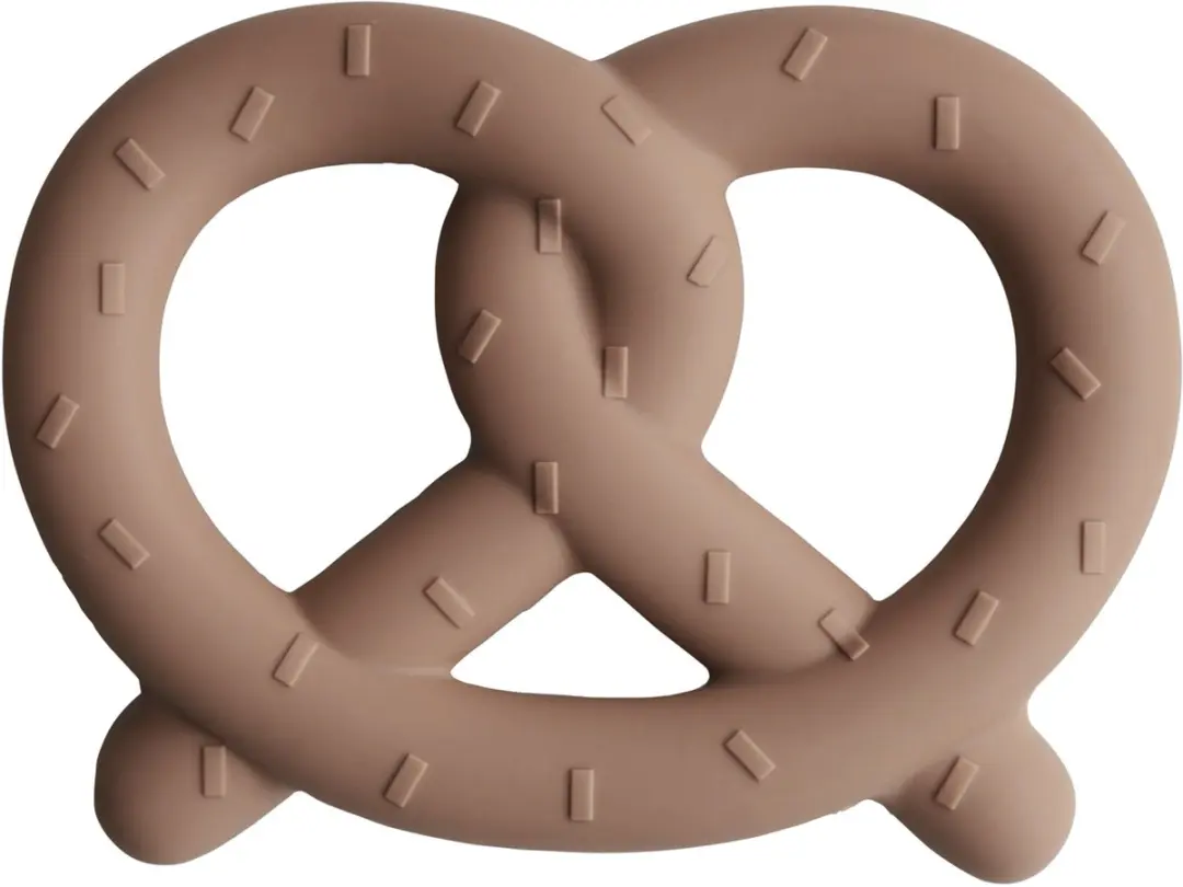 Mushie Bijtring Pretzel