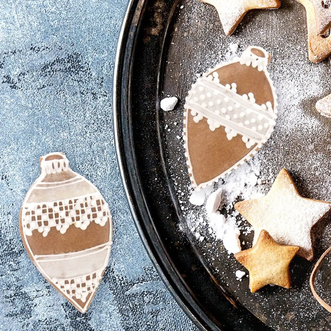 Orion Roestvrijstalen Kerstbalvorm Koekjessteker 9cm - Zilver - afbeelding 6 van 6