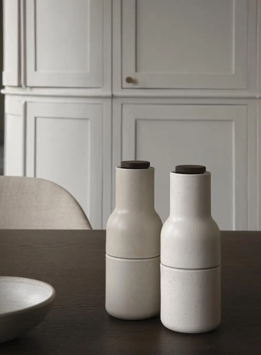 Audo Copenhagen Peper- en Zoutmolen Keramiek Sand Walnoot - 8cm - Crème