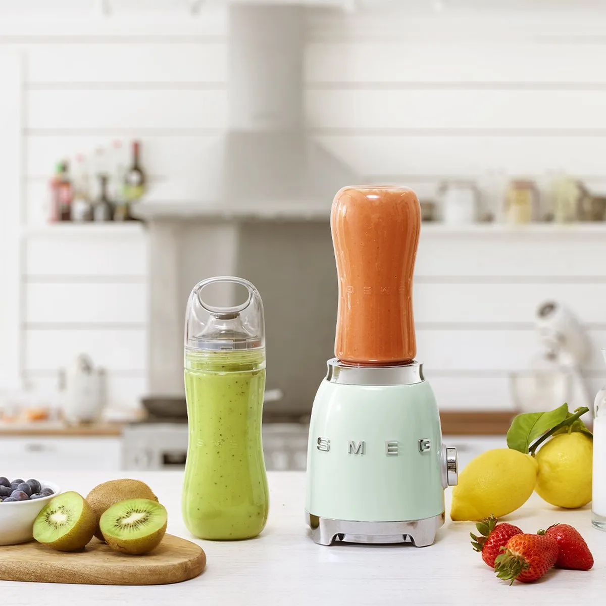 Smeg PBF01PGEU Personal Blender 300W - Watergroen - 2x 600ml - afbeelding 6 van 6