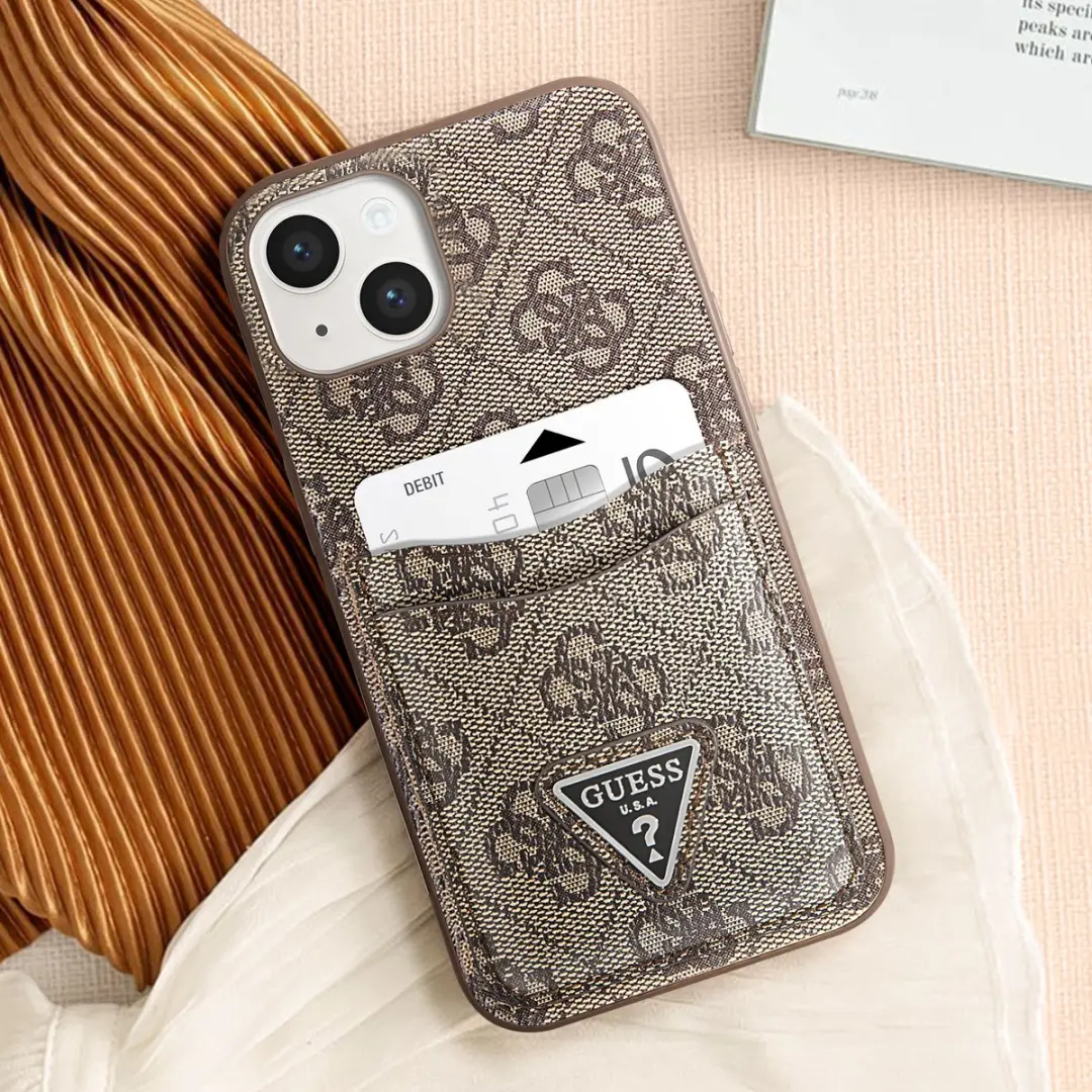 GUESS Hoesje iPhone 14 Plus - PU 4G Bruin