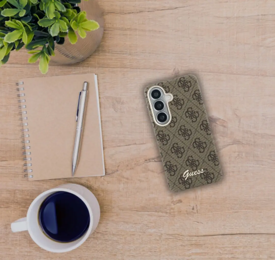 Guess Hoesje GUHCS26S4GBR - Samsung Galaxy S26 - Bruin