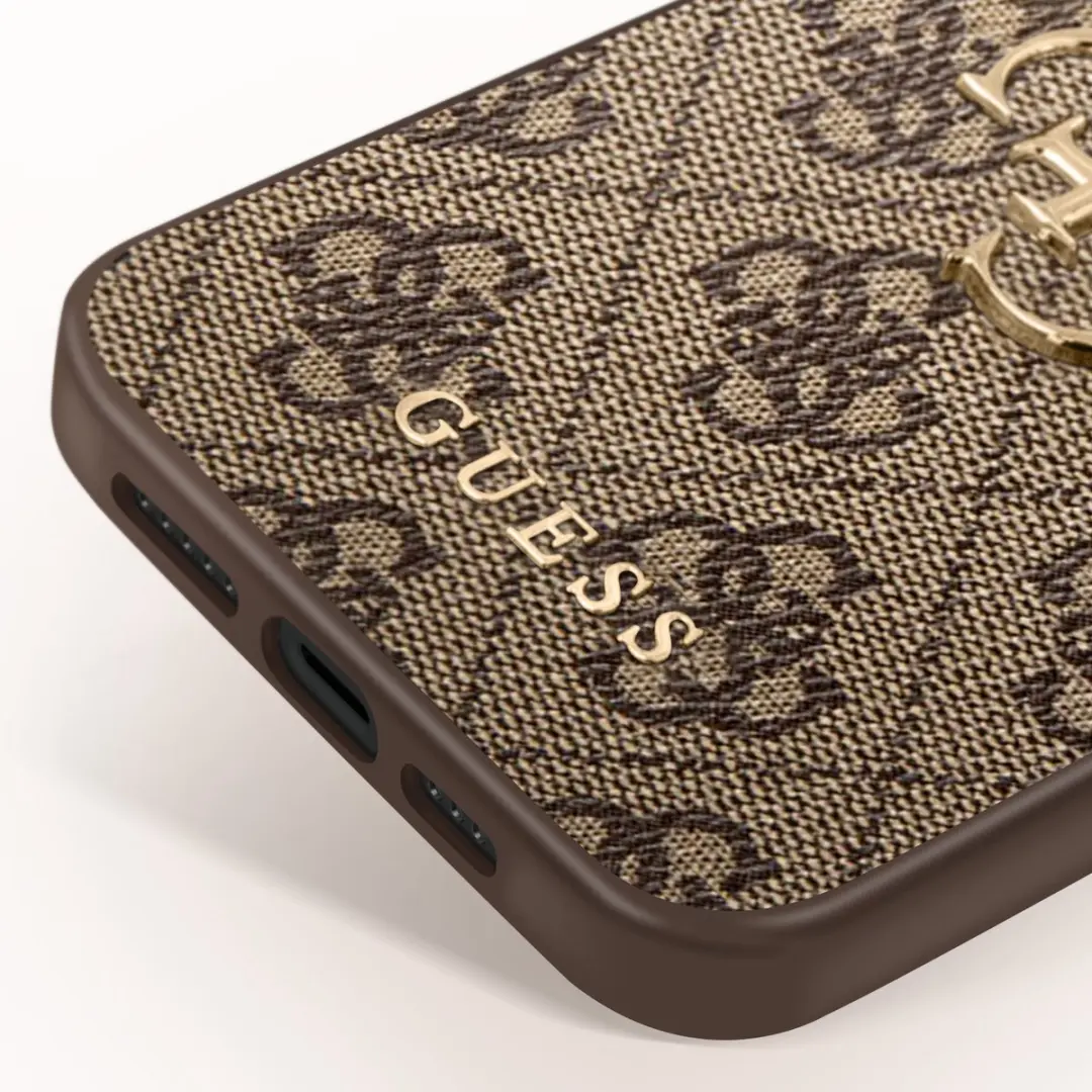 Guess Metal Logo iPhone 15 Hoesje - Bruin