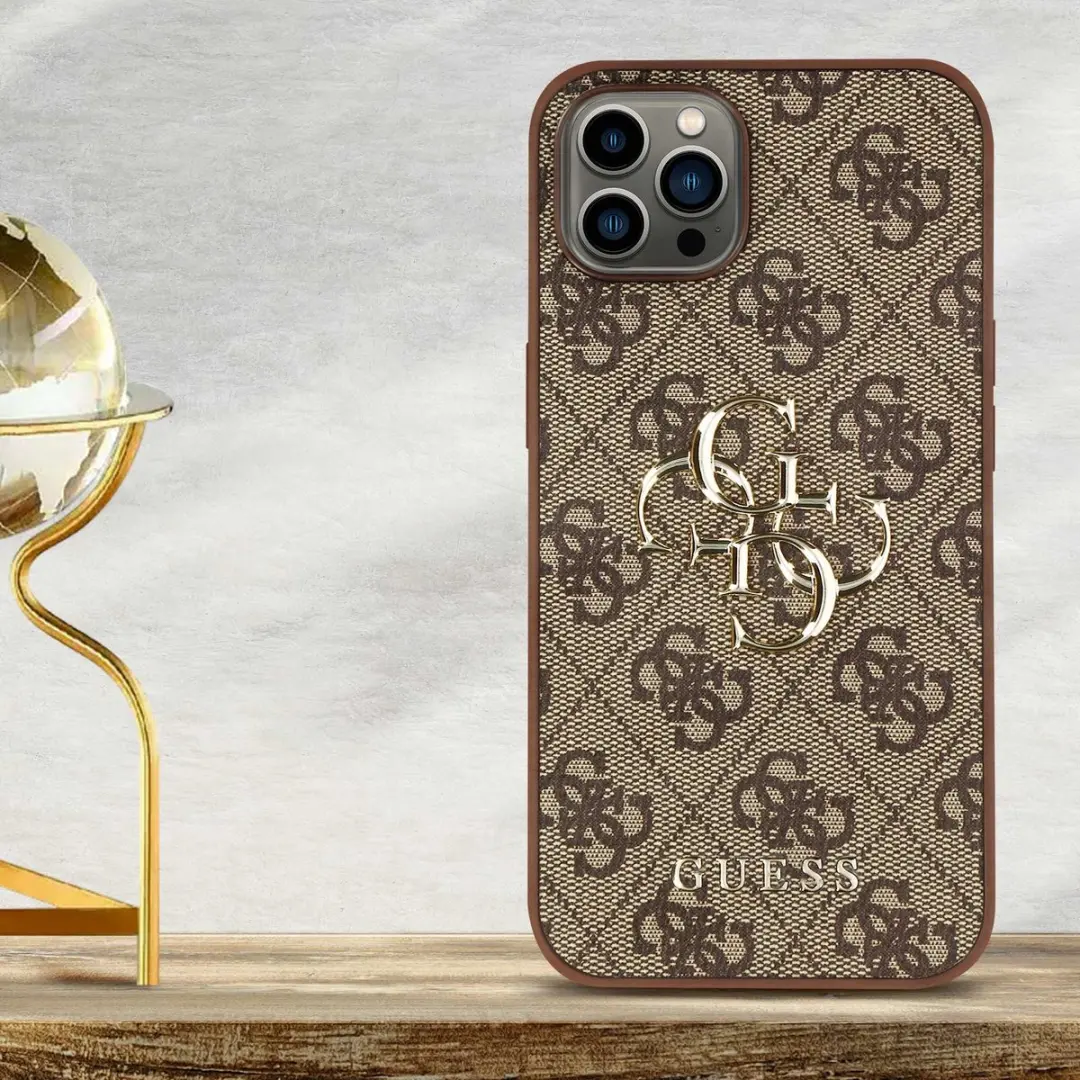GUESS Hoes iPhone 13 Pro GUHCP13L4GMGBR - Bruin