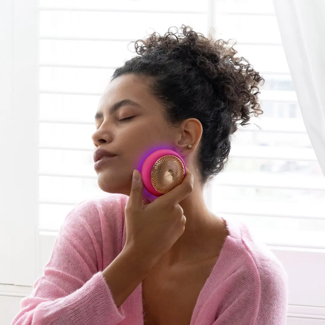 FOREO UFO 3 F1528 Gezichtsbehandelingsapparaat - Fuchsia
