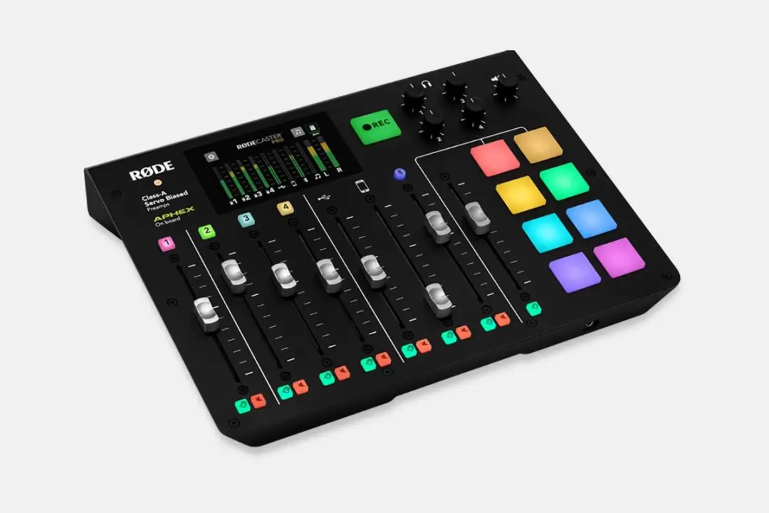 RODE RØDECaster Pro Podcast Studio