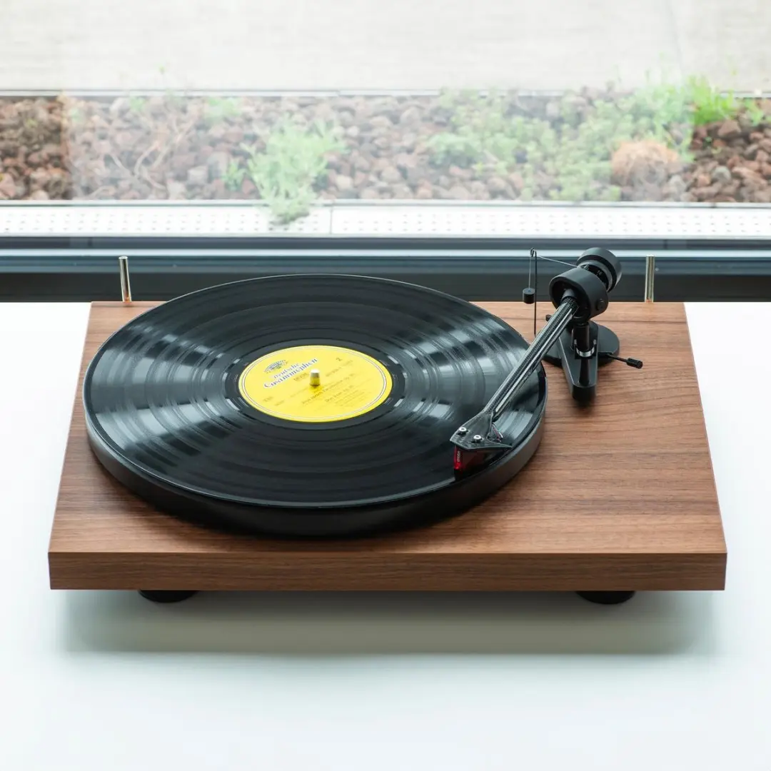 Pro-Ject Debut E Carbon Phono Platenspeler - Walnoot