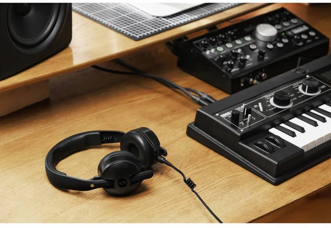 Rode NTH-50 Hoofdtelefoon - On-Ear - Zwart