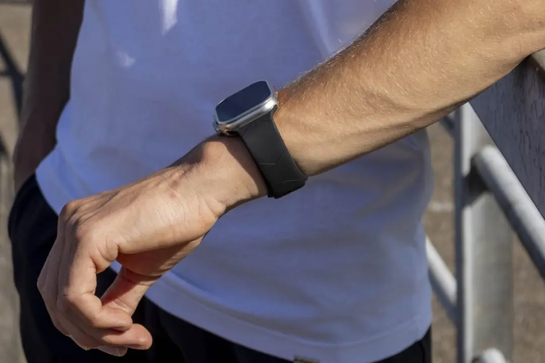 BALR Hexagon Sportband - Apple Watch 42-49mm - Zwart - afbeelding 6 van 6