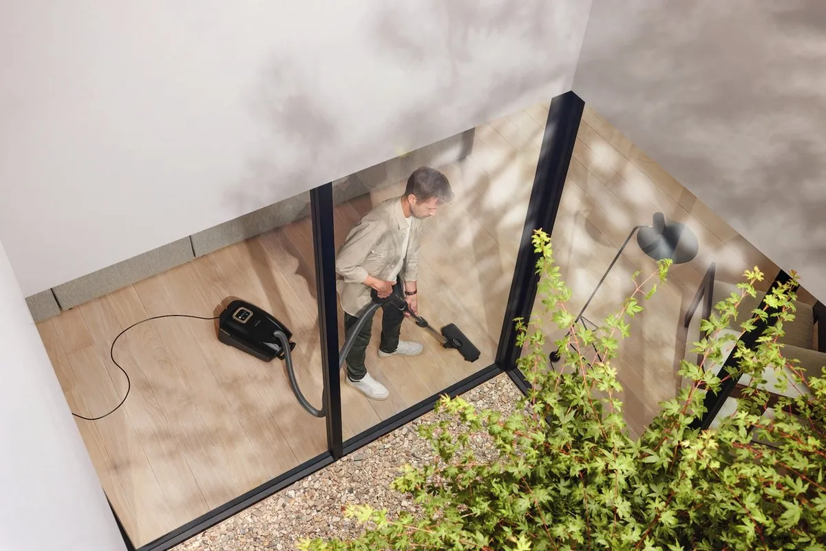 Miele Guard L1 AllFloor Obsidiaanzwart - Stofzuiger met zak