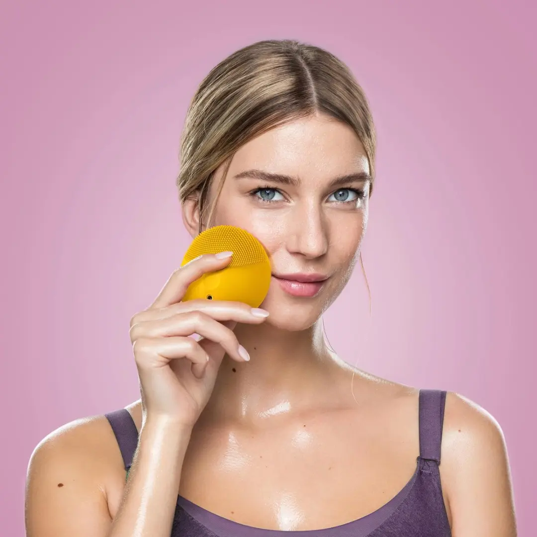 FOREO LUNA mini 3 Gezichtsreinigingsborstel - 12 Snelheden - Geel - afbeelding 6 van 6