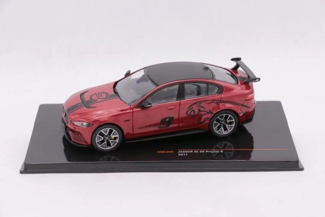 Jaguar XE SV Project 8 2017 - IXO Models 1:43 - Multicolor