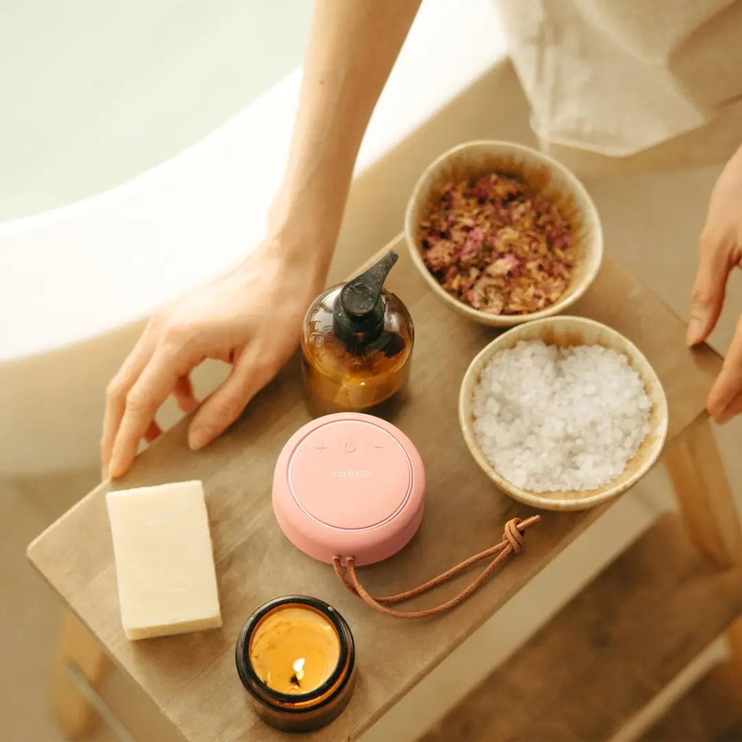 FOREO LUNA 4 Body T-Sonic Massageborstel - 8 Snelheden - Peach