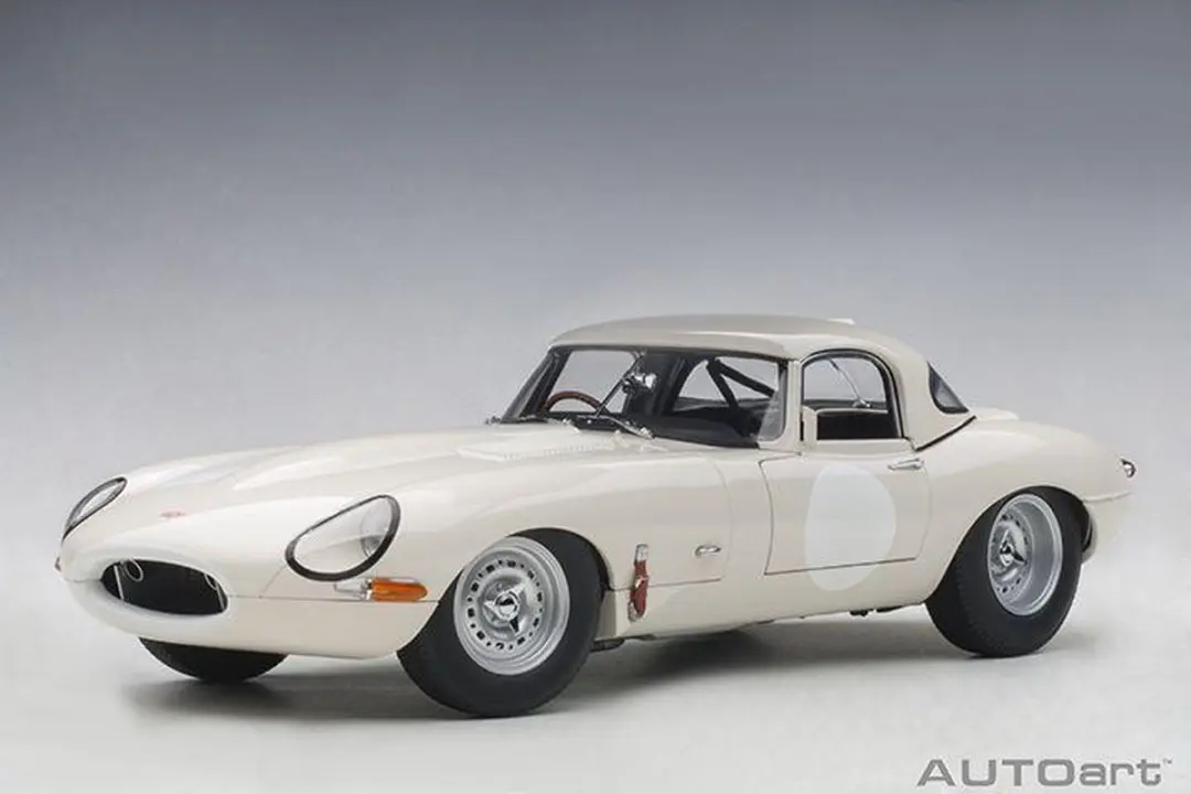 Jaguar Lightweight E-Type AutoArt 1/18