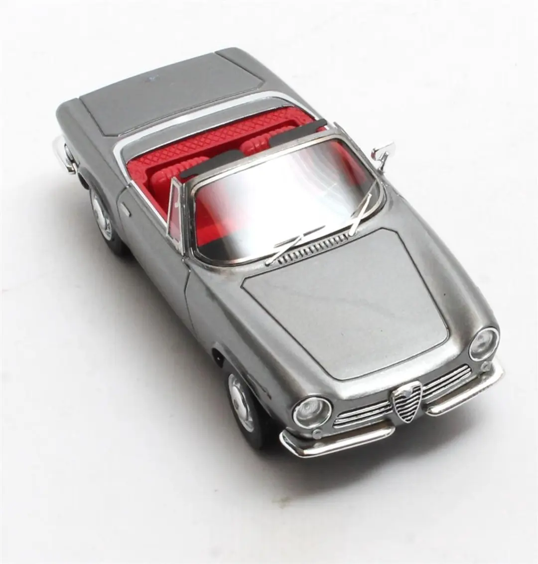 Matrix Alfa Romeo Giulia GT Spider Prototipo 1963 1:43 - Grijs Metallic