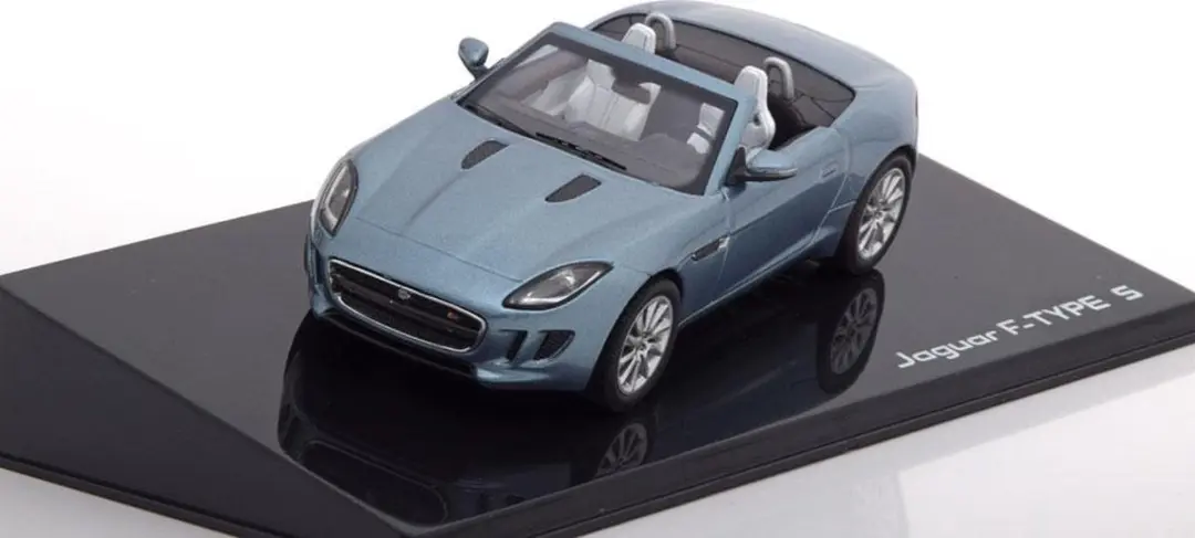 Jaguar F-Type V8 S IXO Models 1:43 Blauw Metallic
